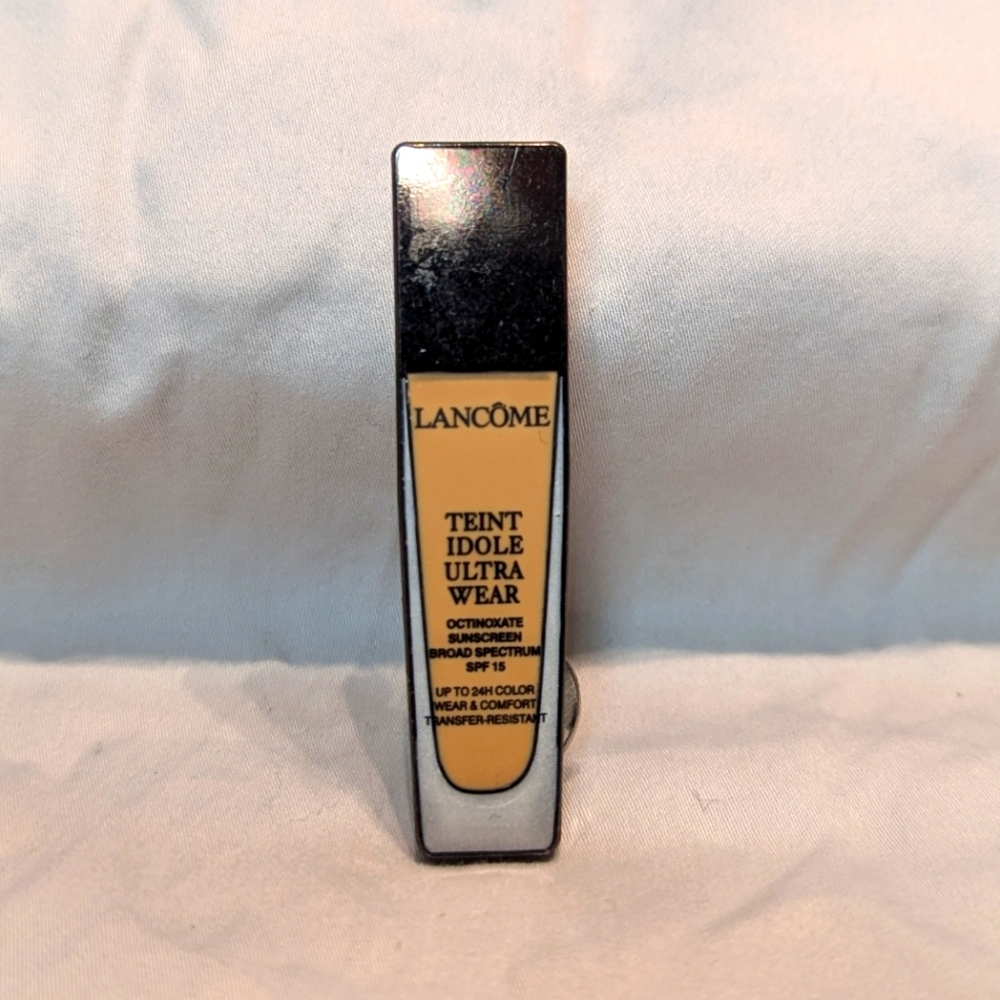 Lancôme Enamel Pin